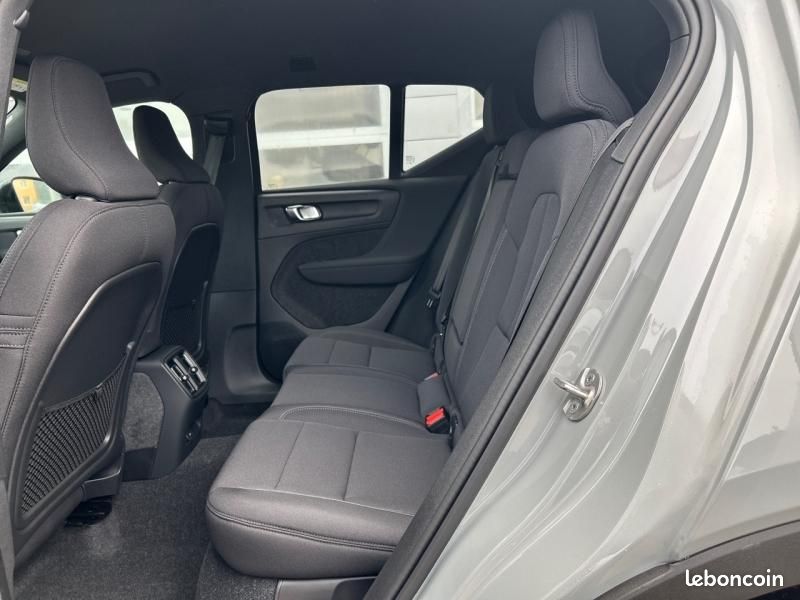 Volvo EX40 Single Extended Range 252ch Plus (image 16)