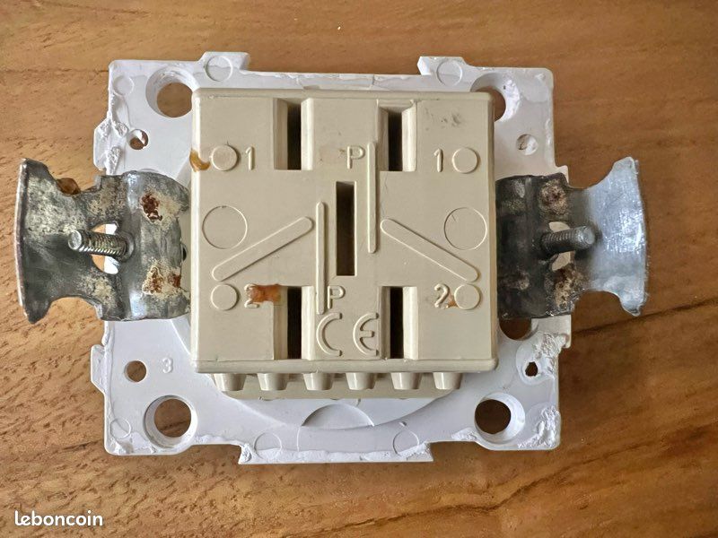 Lot De 2 Griffes D'installation électrique Arnould Espace Lumière 69996 - Idéal Pour Vos Fixations Luminaires