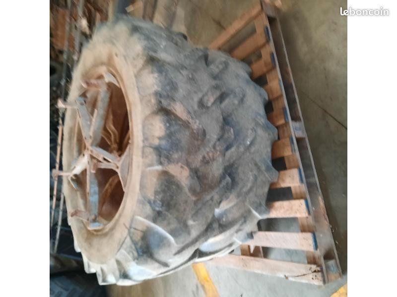 Divers chantier PAIRE DE ROUES Molcon (image 1)