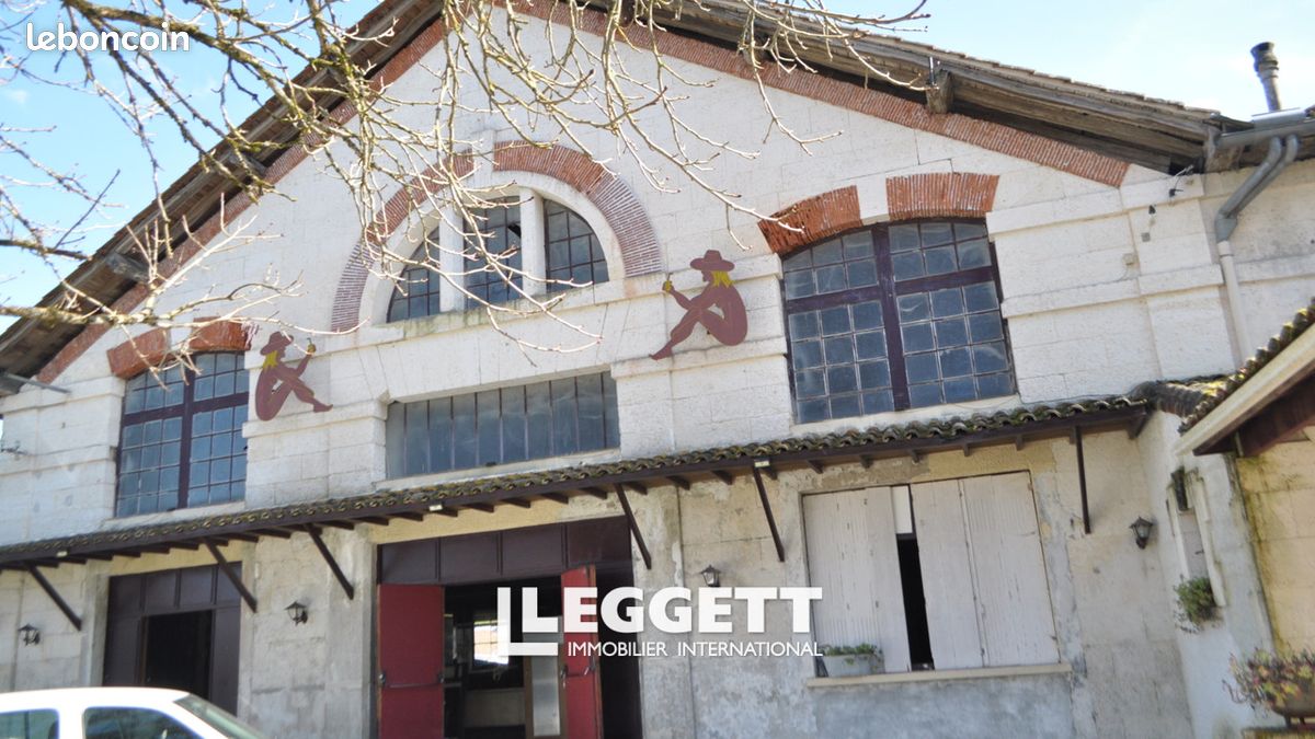 Maison 3 pièces 500 m² · à Combiers · 500 m² · 130 800 €