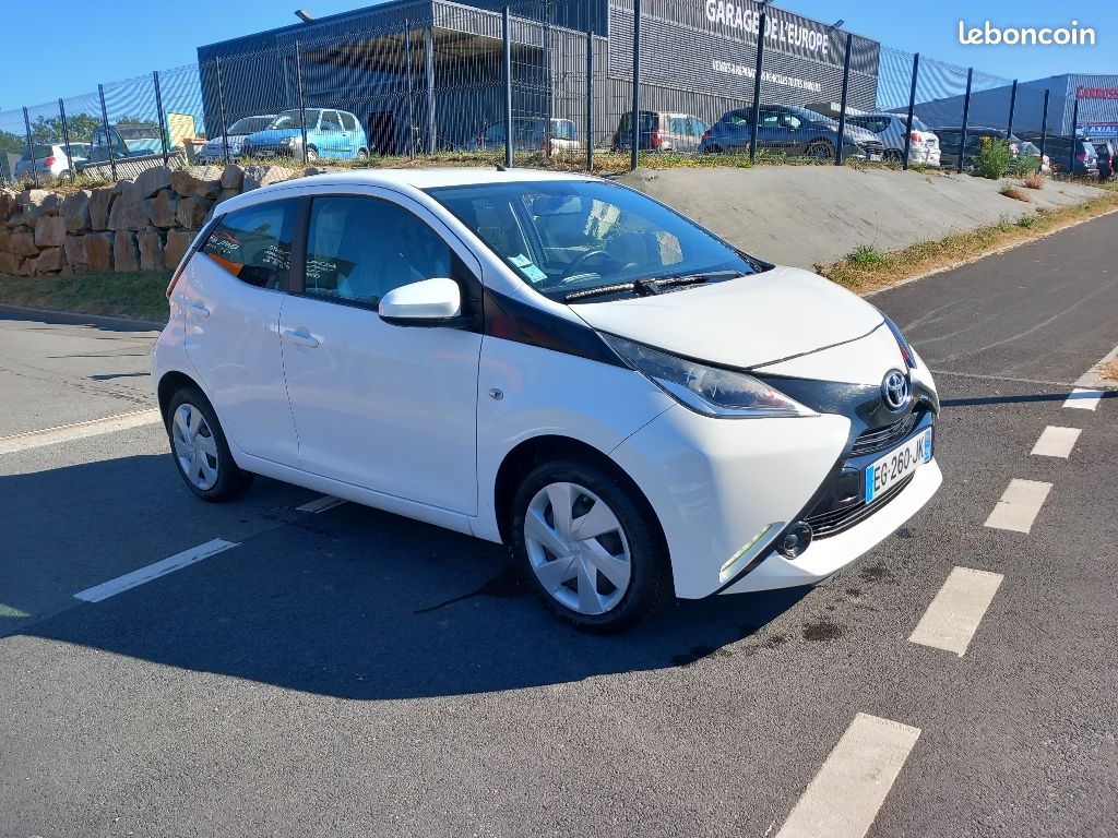 Toyota Aygo 1.0 VVT-i x-play (image 2)