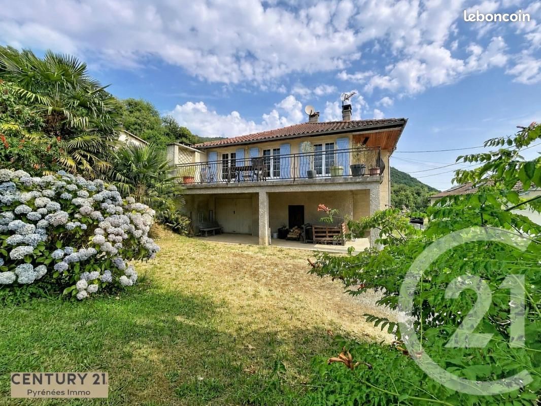 Maison 8 pièces 139 m² · à Sengouagnet · 139 m² · 190 000 €