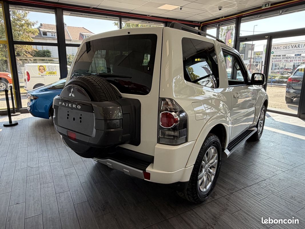 Mitsubishi Pajero 3,2L DI-D 190Ch 94 399Km (image 3)