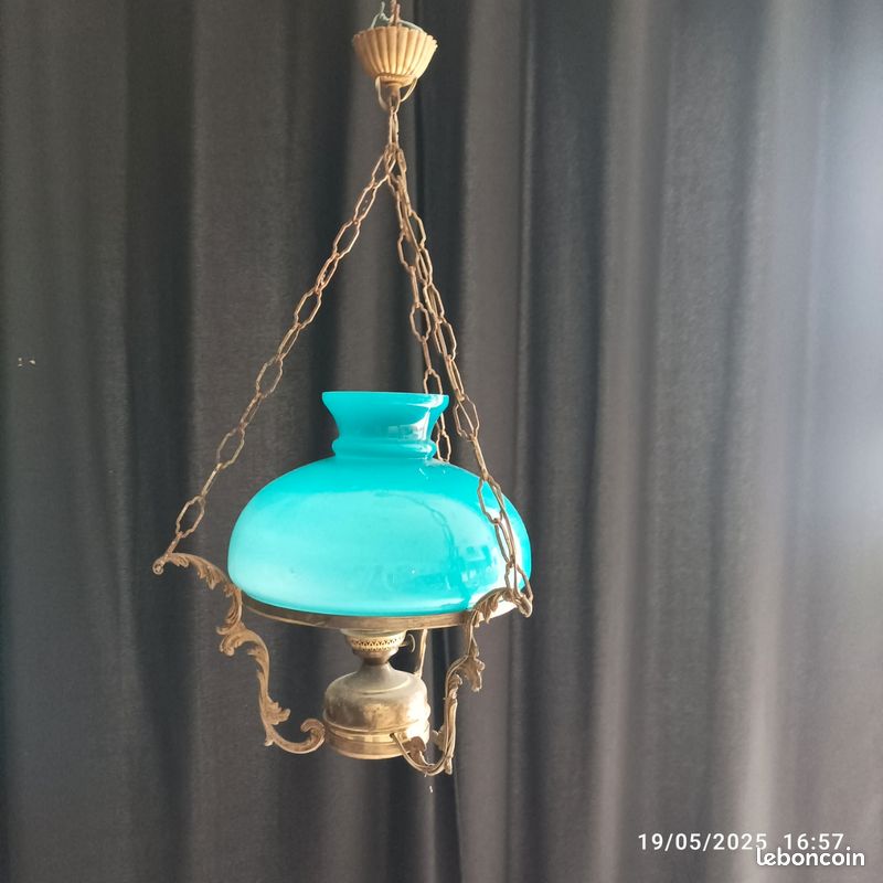 Suspension opaline bleue (image 1)