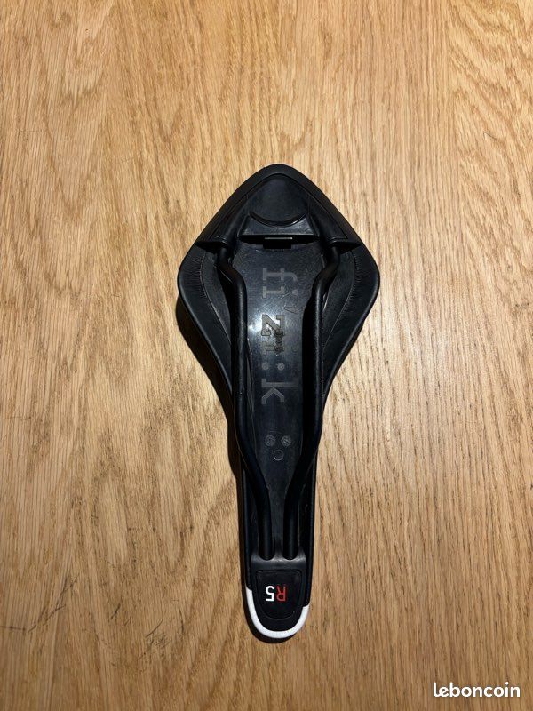 Fizik Arione Tri K5 K:IUM Saddle