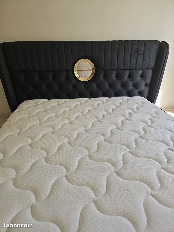 Ensemble lit coffre design +matelas prémium + 2 tables de chevet- occasion en or (image 6)