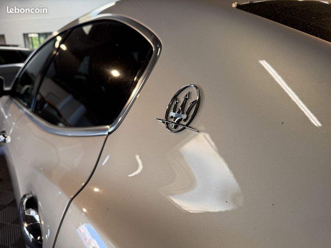 MASERATI GHIBLI 3.0 V6 410 s Q4 A / 3EME MAIN / SUIVI COMPLET MASERATI / TOIT OUVRANT / CAMERA DE RECUL (image 30)