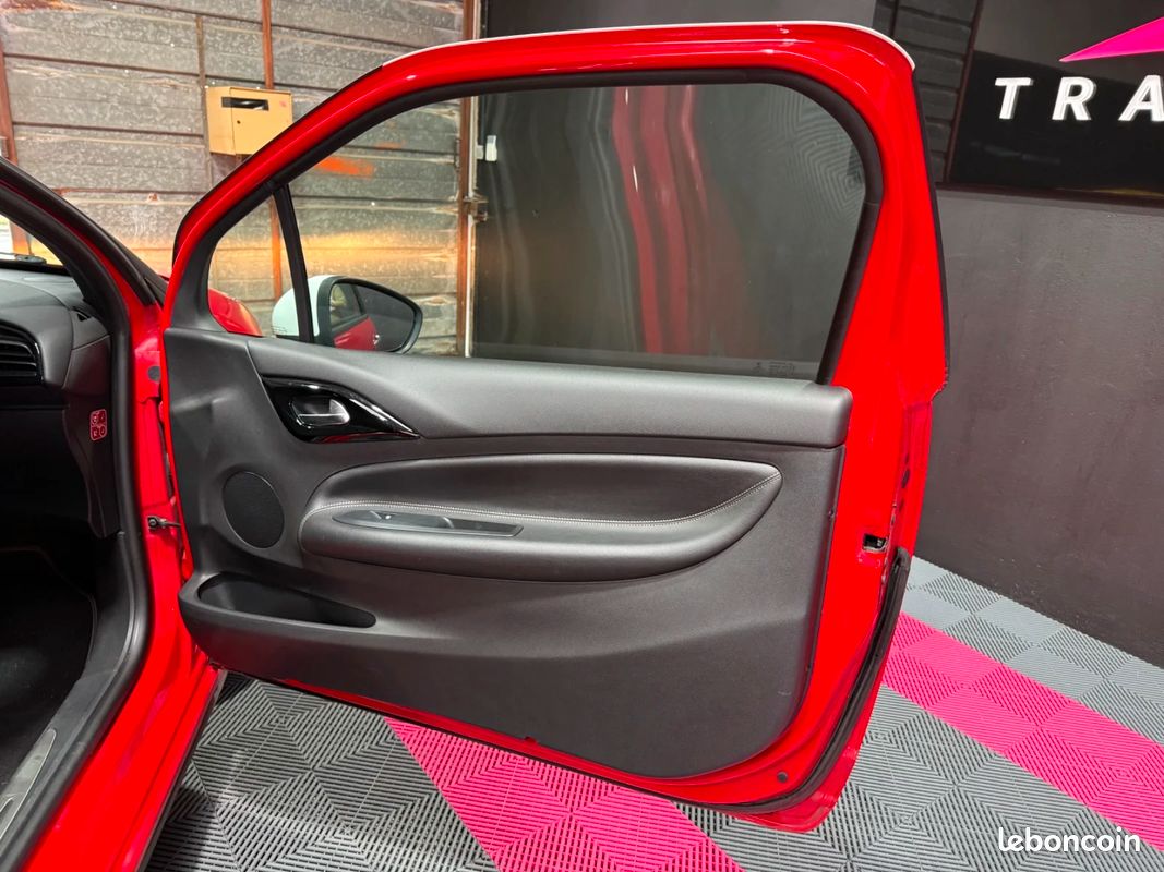 DS DS 3 1.2 110 cv Sport Chic / BOITE AUTOMATIQUE / DISTRIBUTION OK / SIÈGES CHAUFFANTS / BLUETOOTH (image 45)