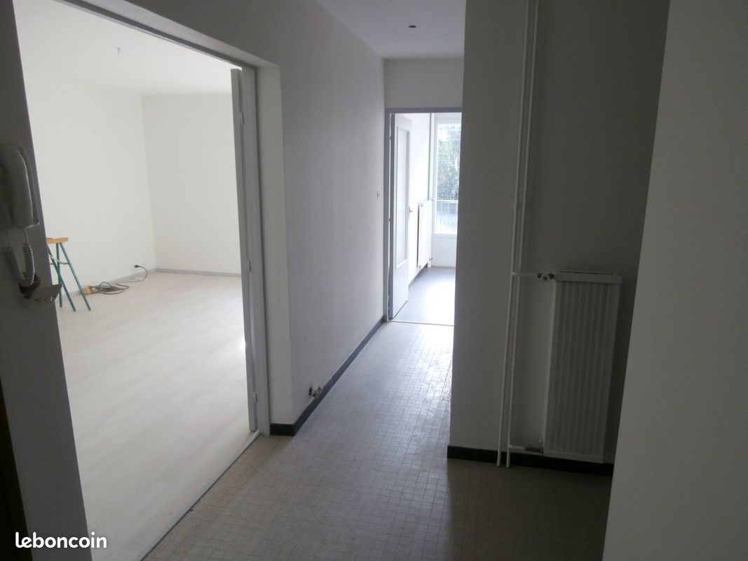 Appartement 3 pièces 69 m² · à Tournon-sur-Rhône · 69 m² · 120 000 €