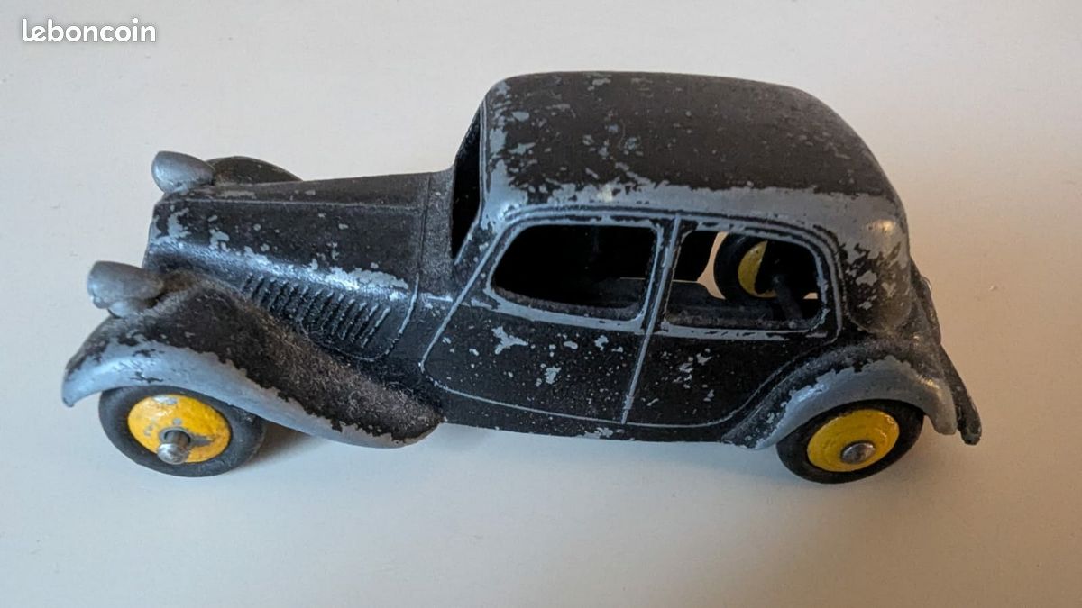 DINKY TOYS 24N CITROEN 11BL VOITURE ORIGINAL ANCIEN JOUET OLD TOY CAR 1/43