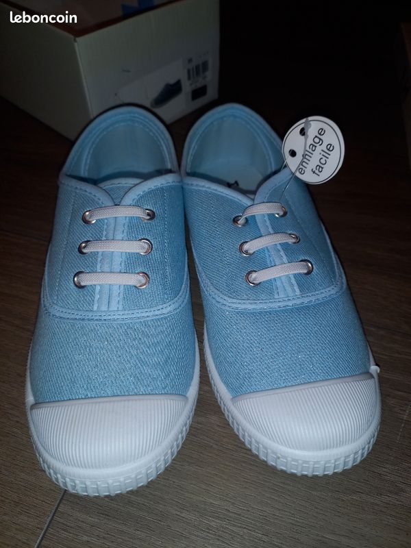 Basket bleu brillante neuve taille 35 (image 1)