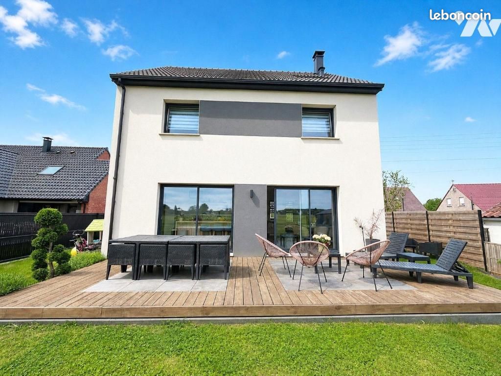 Maison 5 pièces 98 m² · à Camphin-en-Carembault · 98 m² · 345 000 €