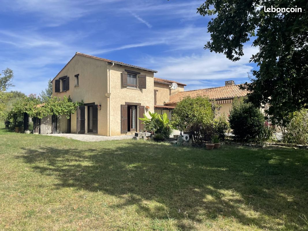 Maison 9 pièces 200 m² · à Chancelade · 200 m² · 475 000 €