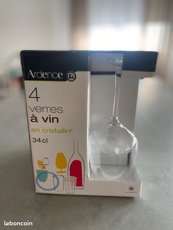 Lot 4 verres à vin (image 3)