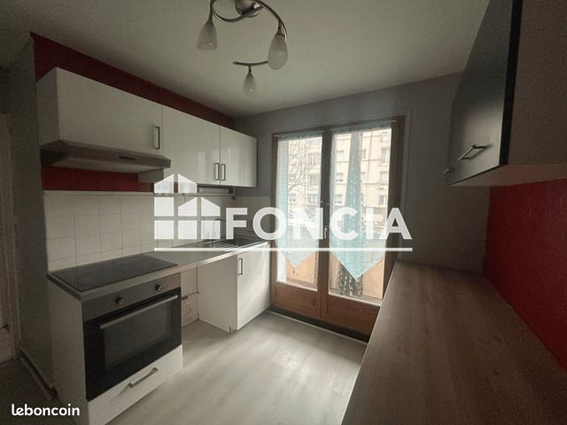Appartement 3 pièces 52 m² · à Saint-Martin-d'Hères · 52 m² · 658 €