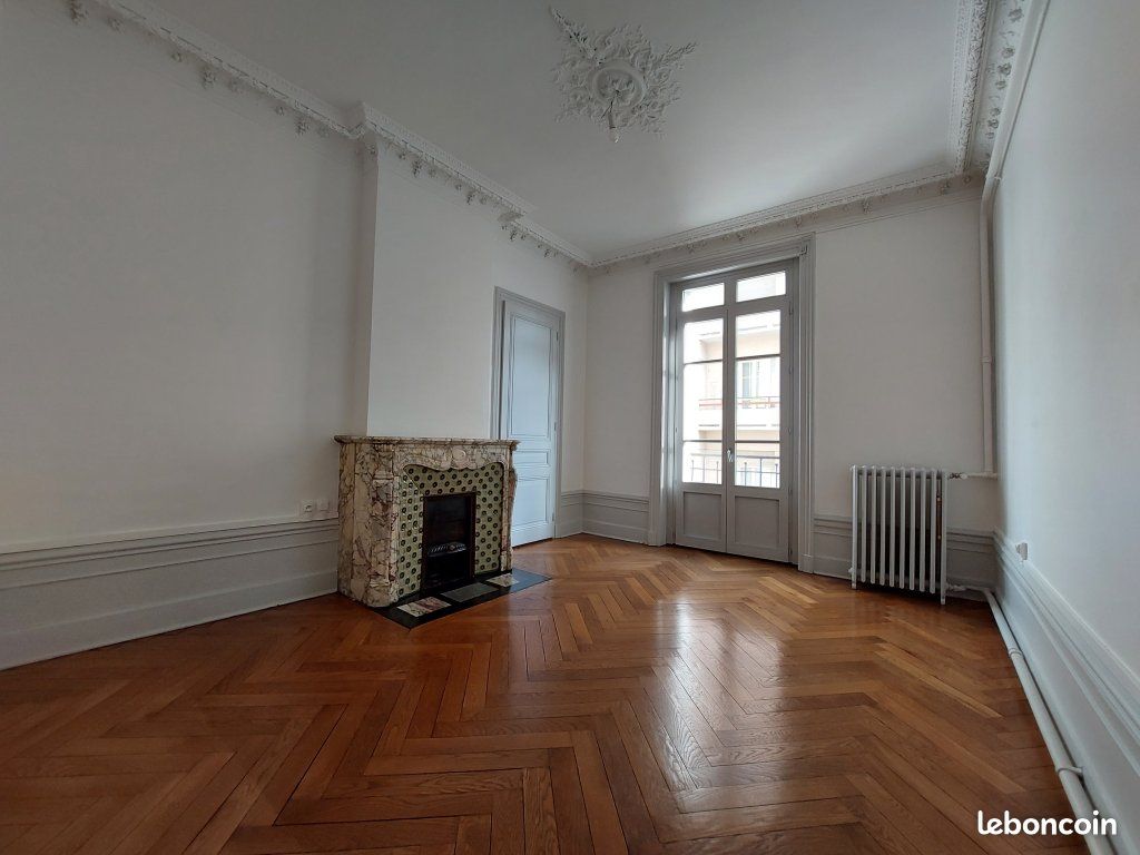 Appartement 3 pièces 87 m² · à Saint-Étienne · 87 m² · 780 €