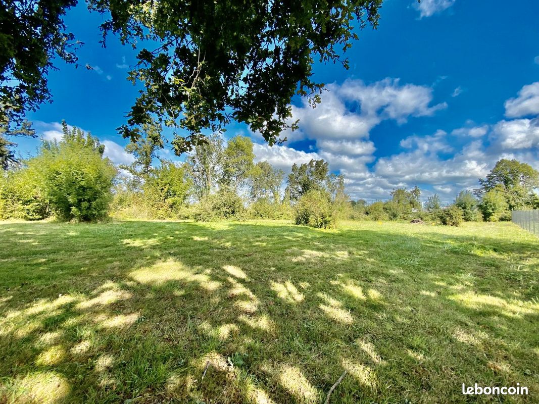 Terrain 1589 m² PONT DE VAUX · à Pont-de-Vaux · 70 000 €