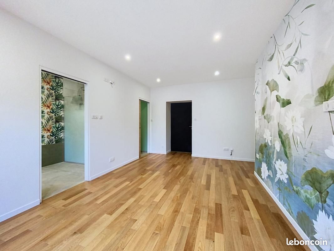 Maison 1 pièce 37 m² · à La Chapelle-de-Guinchay · 37 m² · 123 000 €