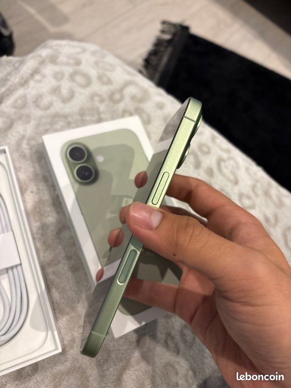 Iphone 17 neuf vert (image 3)