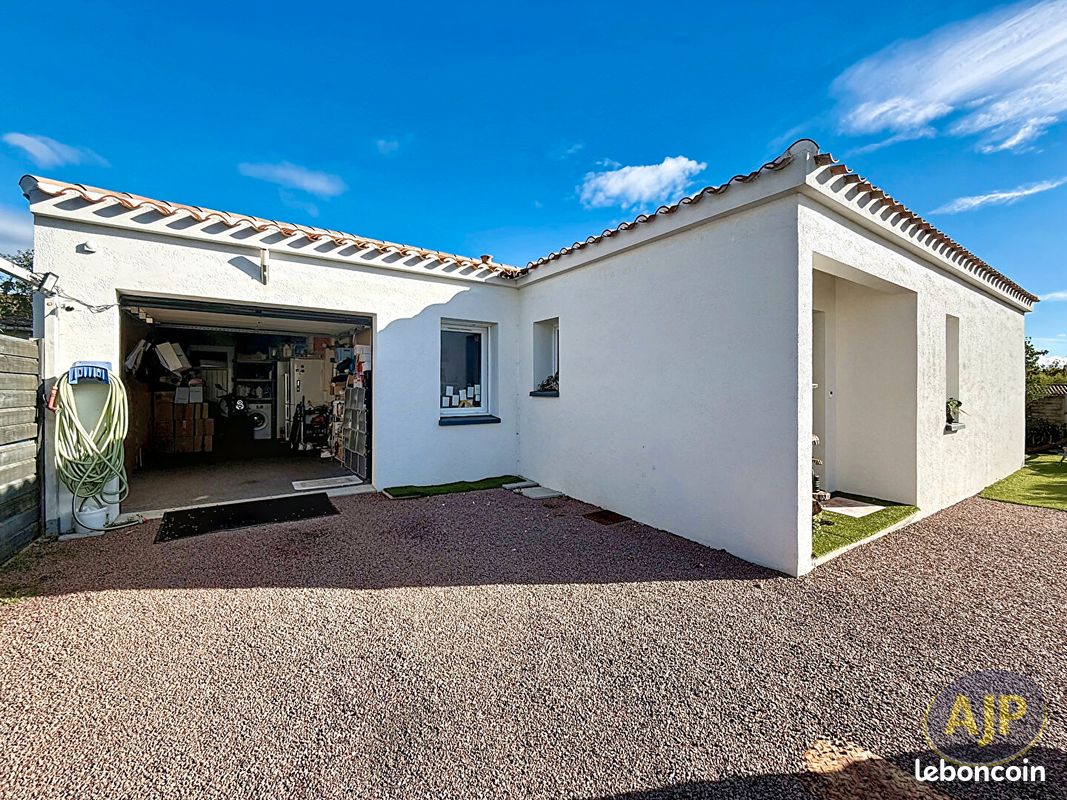 Maison 5 pièces 94 m² · à Sainte-Pazanne · 94 m² · 360 000 €