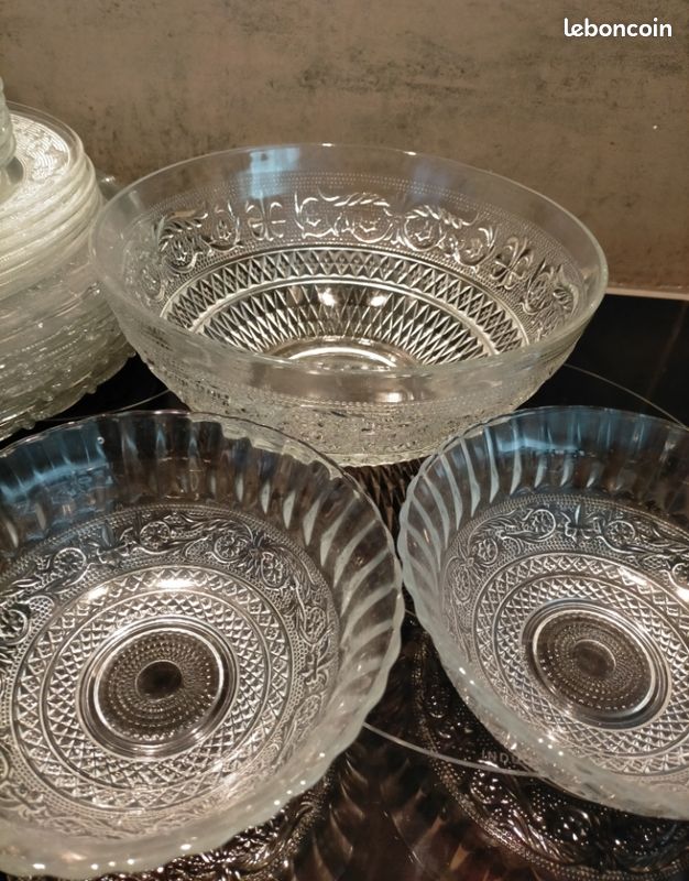 Lot complet de Vaisselle (image 4)