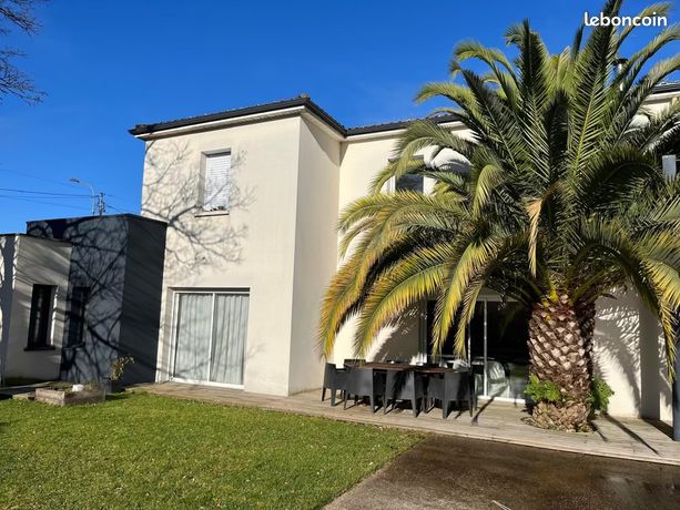 Maison 7 pièces 255 m²