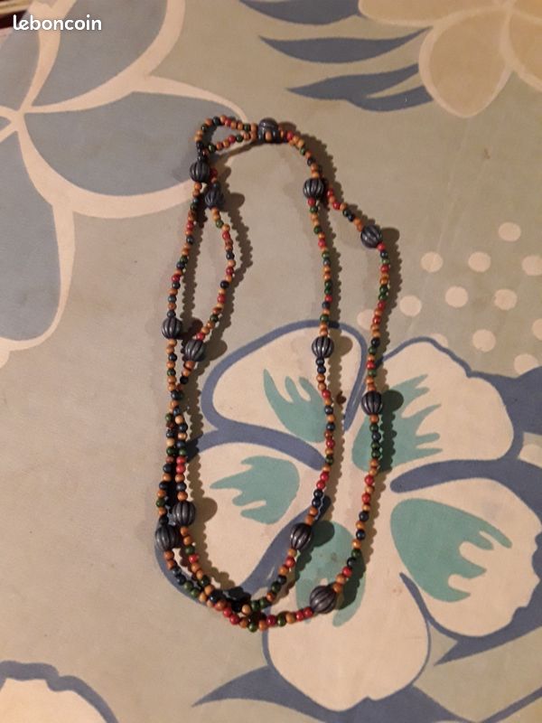 Collier en bois (image 3)
