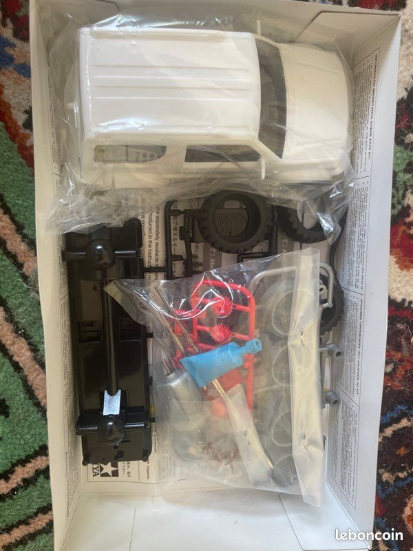 TAMIYA MINI 4WD SUZUKI JIMNY (19011) de segunda mano por 110 EUR en Deba en WALLAPOP