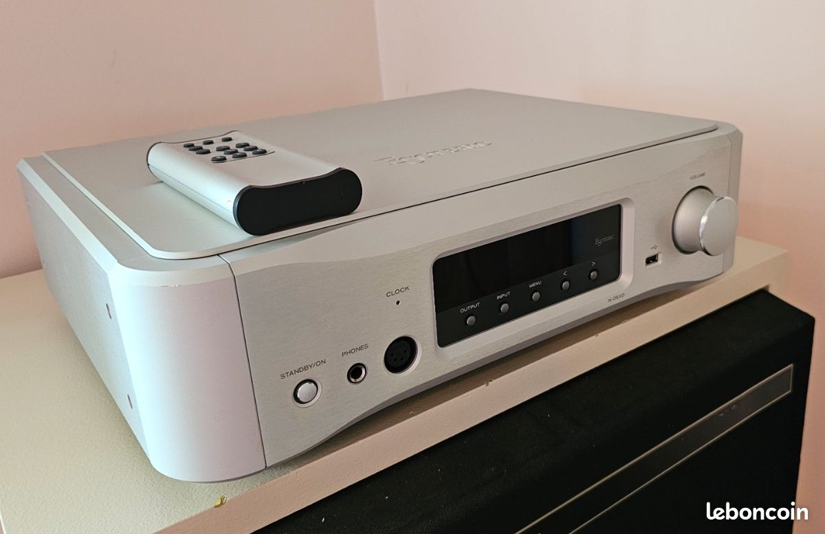 DAC/préamplificateur/lecteur réseau ESOTERIC N-05XD (image 3)