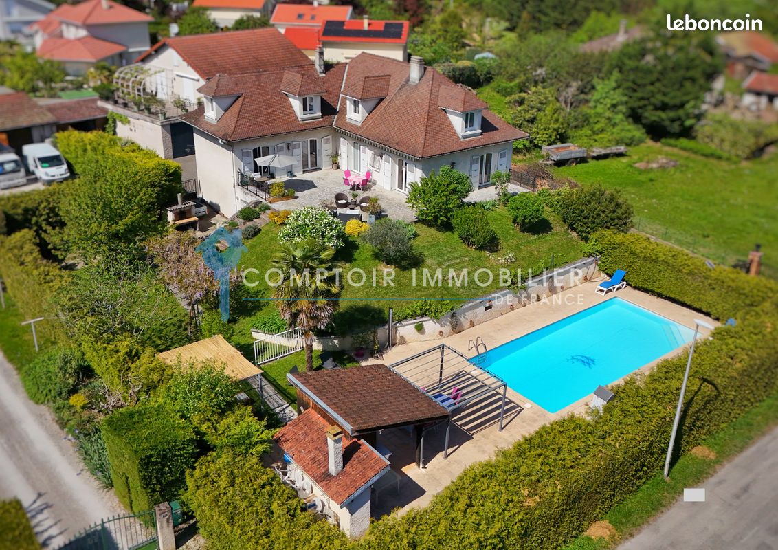 Maison 11 pièces 290 m² · à Meylan · 290 m² · 680 000 €