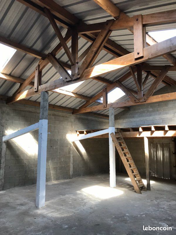 Hangar (image 6)