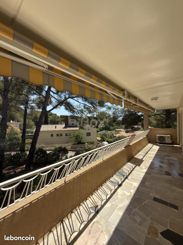 Appartement 3 pièces 92 m² · à Sanary-sur-Mer · 92 m² · 1 600 €