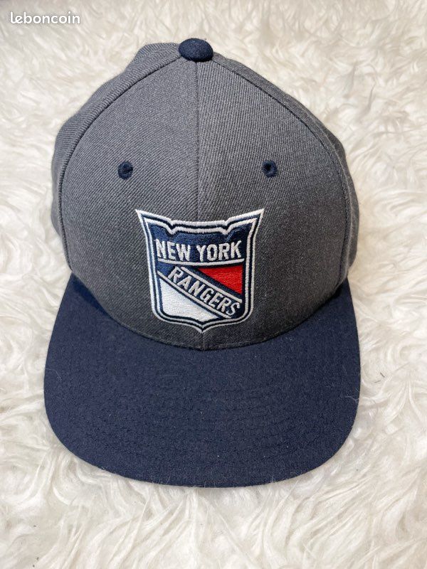 Casquette Mitchell & Ness Boston Celtics – Snapback, Visière Plate, Logo Brodé, 85% Acrylique 15% Laine