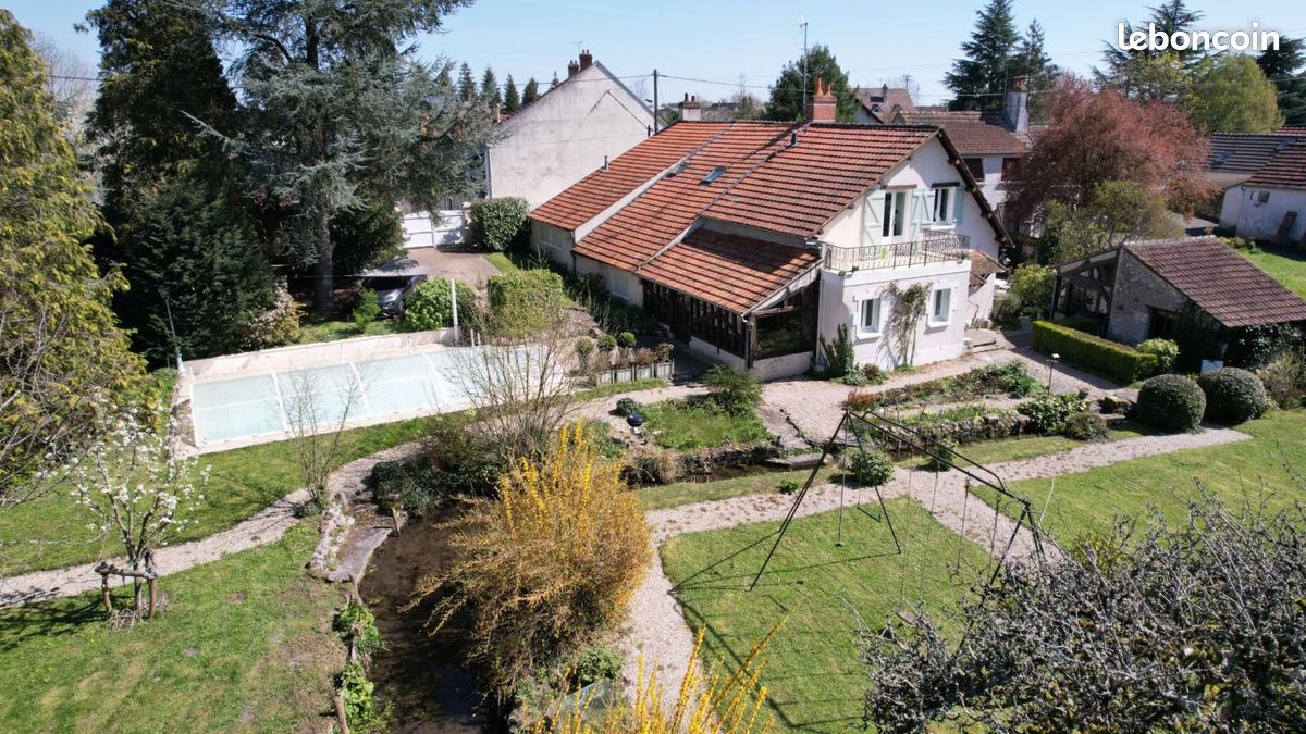 Maison 6 pièces 212 m² · à Meung-sur-Loire · 212 m² · 350 000 €