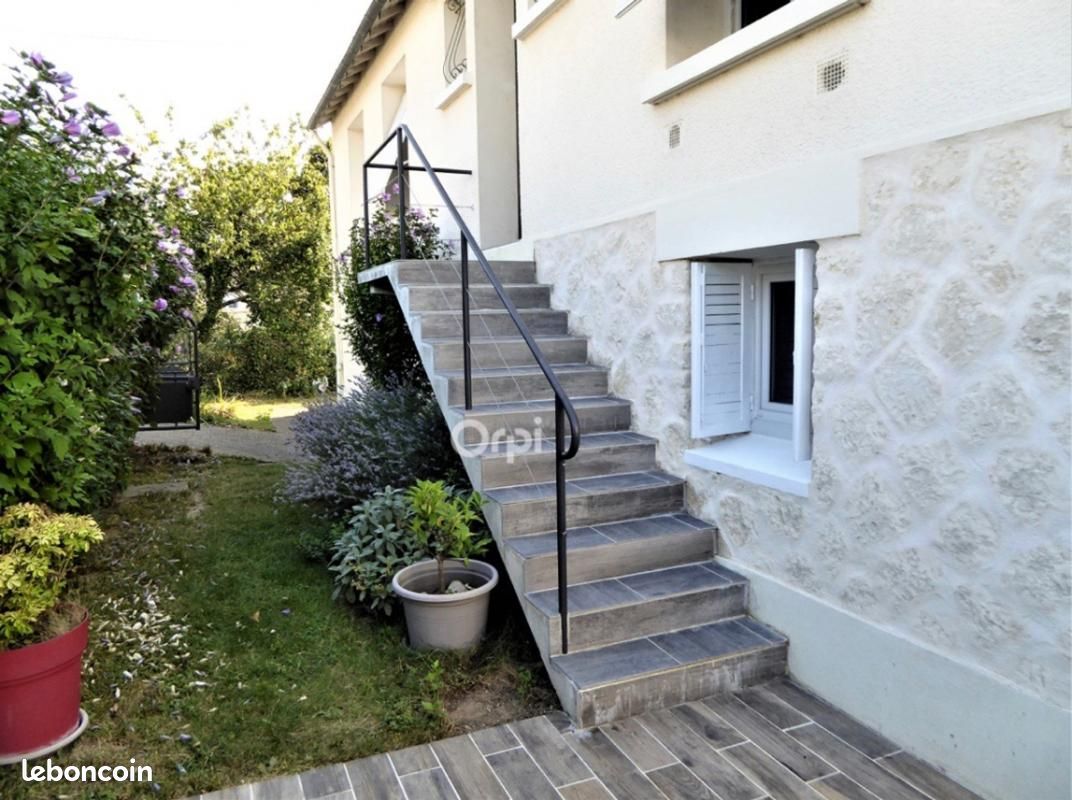 Appartement 1 pièce 130 m² - Poitiers 86000 (image principale 4)