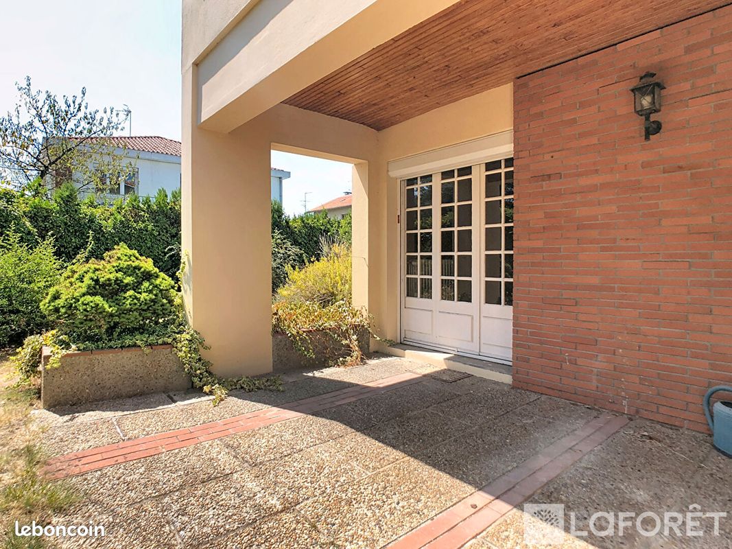 Maison 7 pièces 180 m² · à Toulouse · 180 m² · 2 220 €/mois