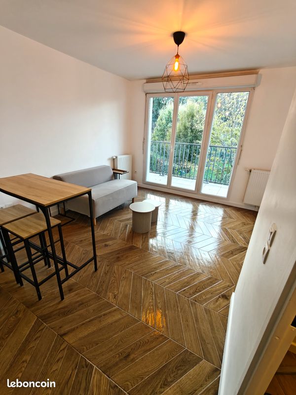 Appartement 2 pièces 37 m² · à Corbeil-Essonnes · 37 m² · 950 €/mois