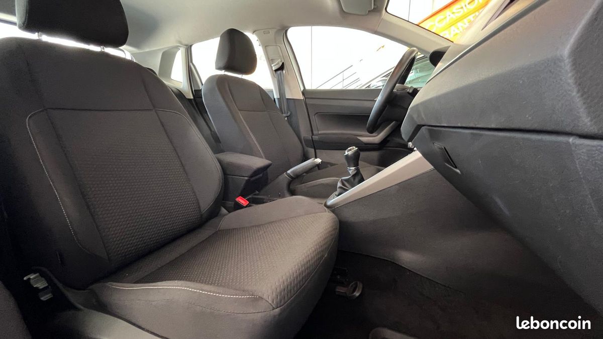 VOLKSWAGEN POLO 1.0 l TSI 95 CH EDITION + 2021 / JANTES ALU BI-TONS / CARPLAY SANS FIL / RADARS AVANT + ARRIERE / ECRAN / SIEGES CHAUFFANTS / CHARGEUR INDUCTION (image 8)