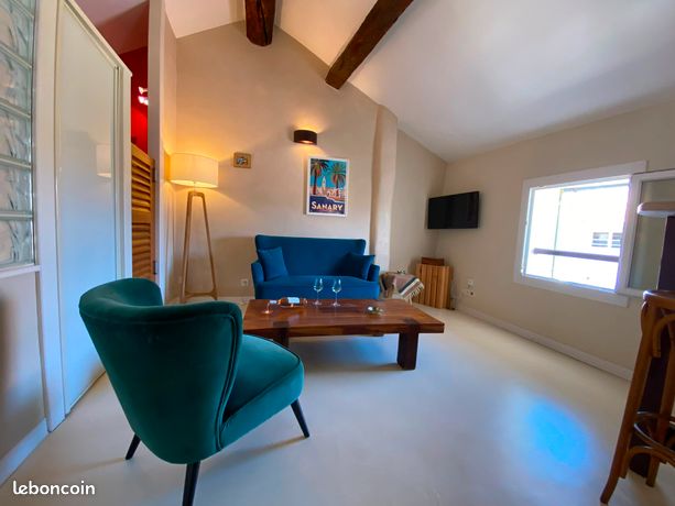 Appartement T1bis rénové 28m² – Cœur village La Cadière-d’Azur, prêt à vivre