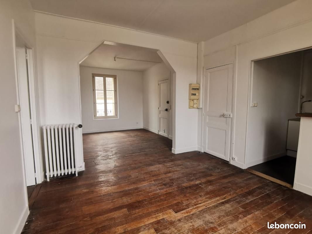 Appartement 4 pièces 66 m² · à Melun · 66 m² · 890 €