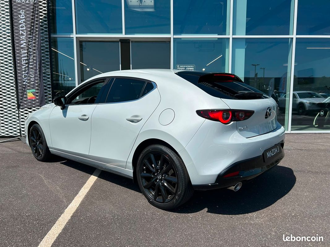 MAZDA Mazda3 5 portes 2.0L e-SKYACTIV-X M Hybrid 186 ch BVA6 Nagisa (image 3)