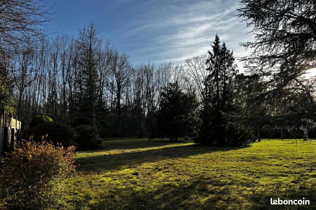 Terrain 1450 m² · à Gradignan · 340 000 €