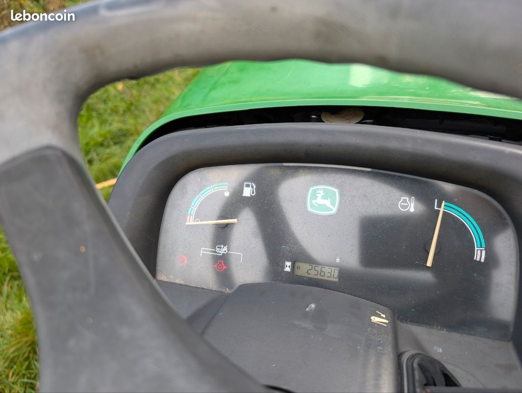 Tracteur tondeuse john Deere x740 (image 7)