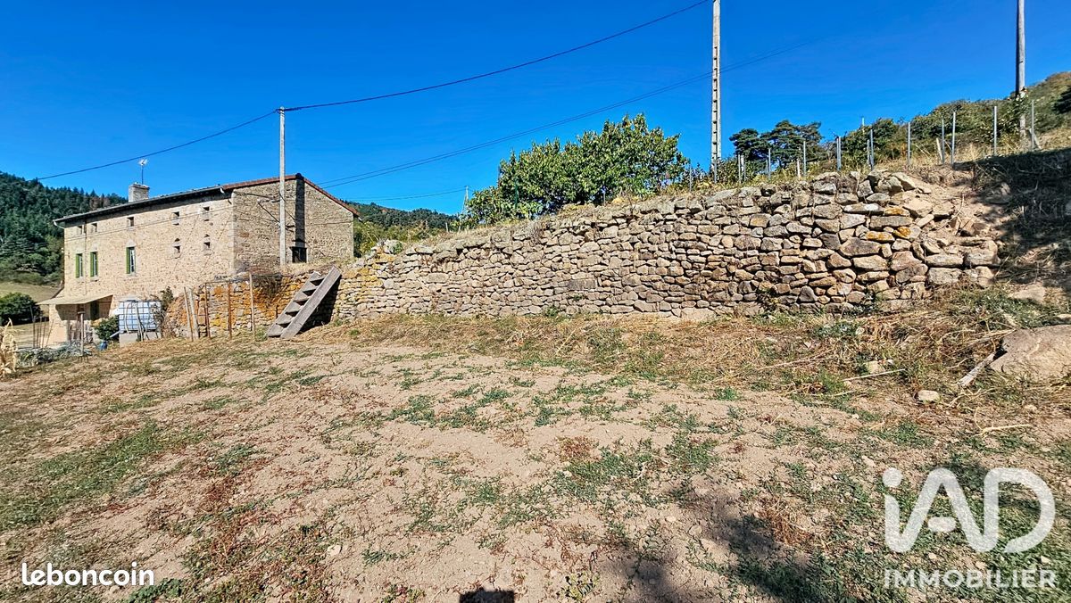 Maison 4 pièces 120 m² · à Bourg-Argental · 120 m² · 160 000 €