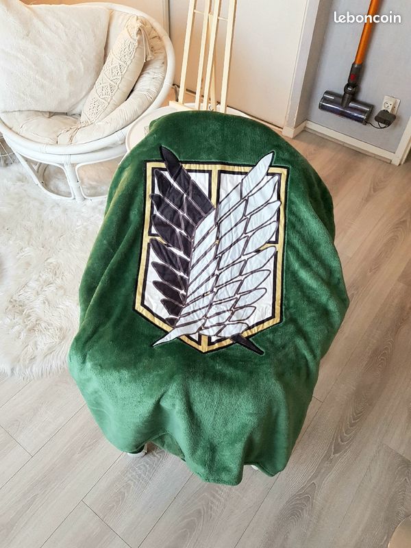 Enorme plaid cape 110 x 160cm NEUF, manga shingeki no kyojin snk attaque titans (image 1)