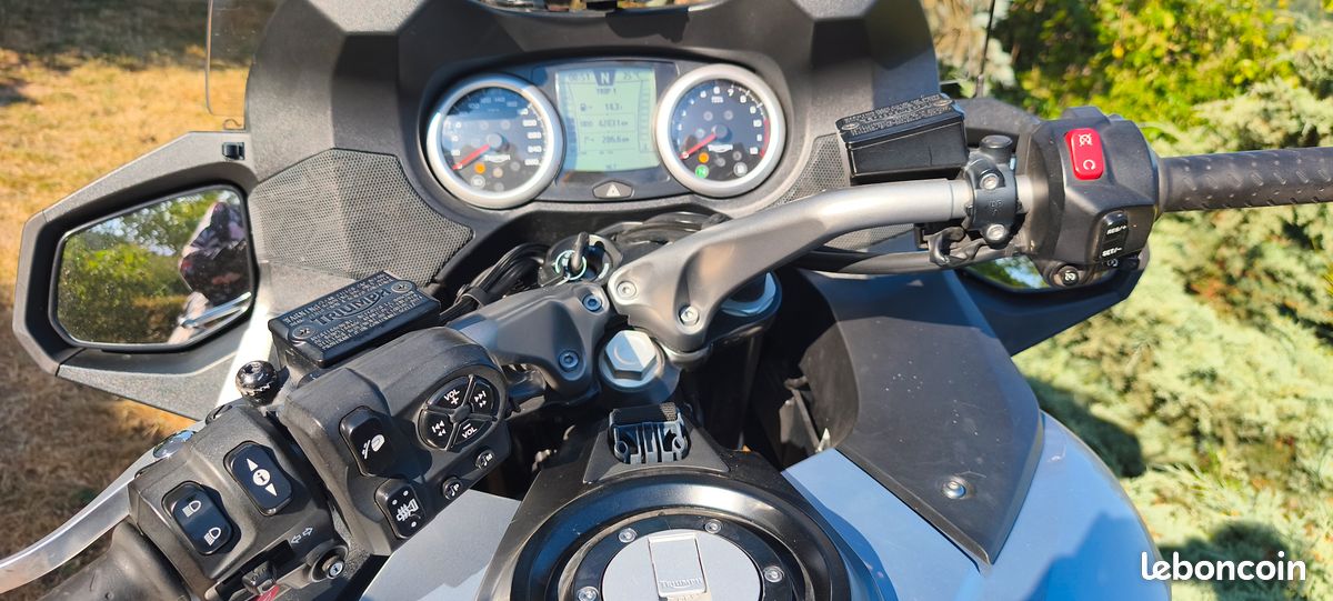 Triumph 1200 trophy se abs (image 2)