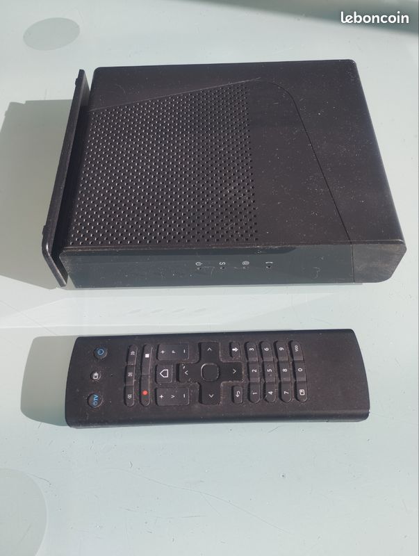 Box SFR 8 - Décodeur TV TNT 4K - DEC FIX STB8 - Sans Télécommande/ Sans Câble eB