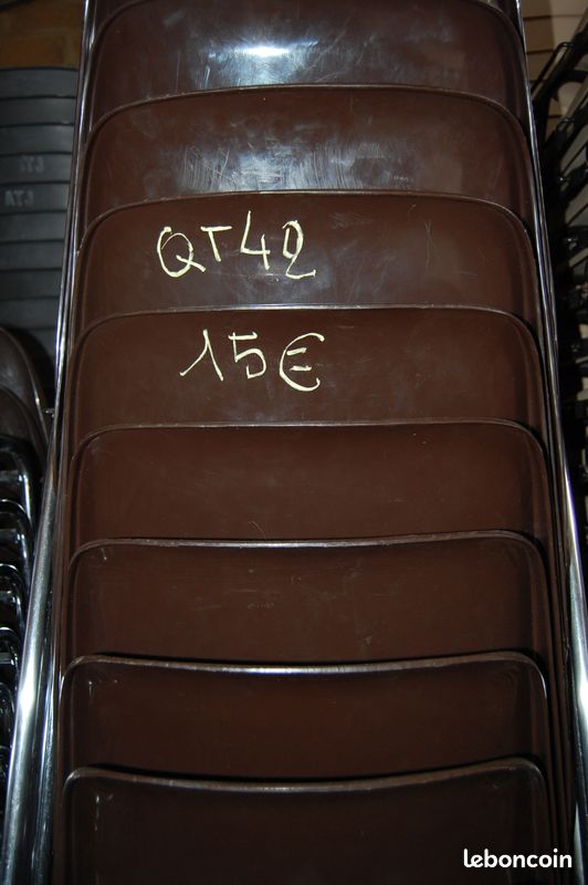 Chaise coque plastique empilable et accrochable, Qté 42+17 (image 10)