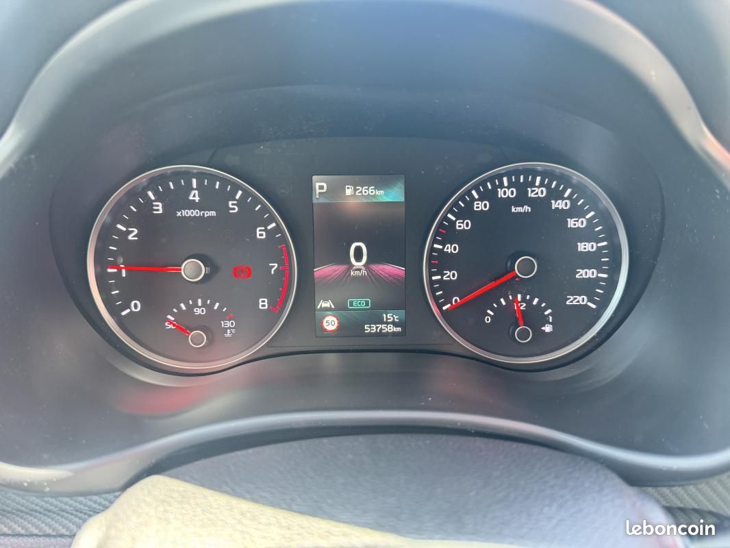 Kia Stonic 1.0 T-GDi 120 ch MHEV DCT7 GT Line Premium (image 9)