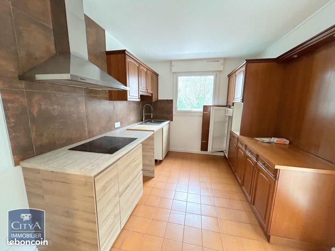 Appartement 3 pièces 76 m² · à Saint-Étienne · 76 m² · 113 000 €